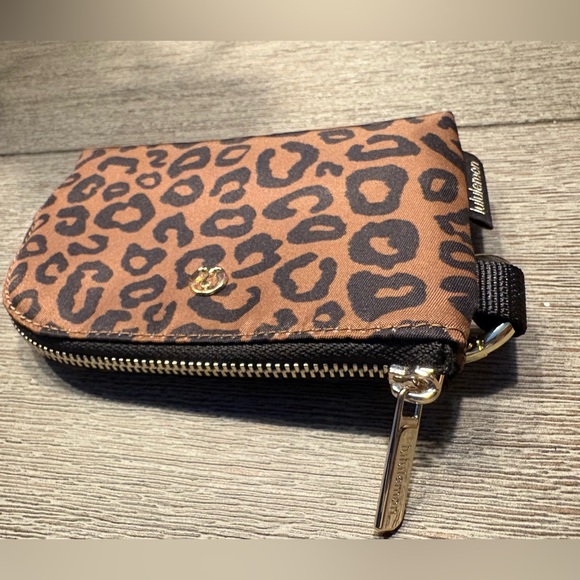 Lululemon Clippable Card Pouch Keychain in Leopard - Picture 4 of 4